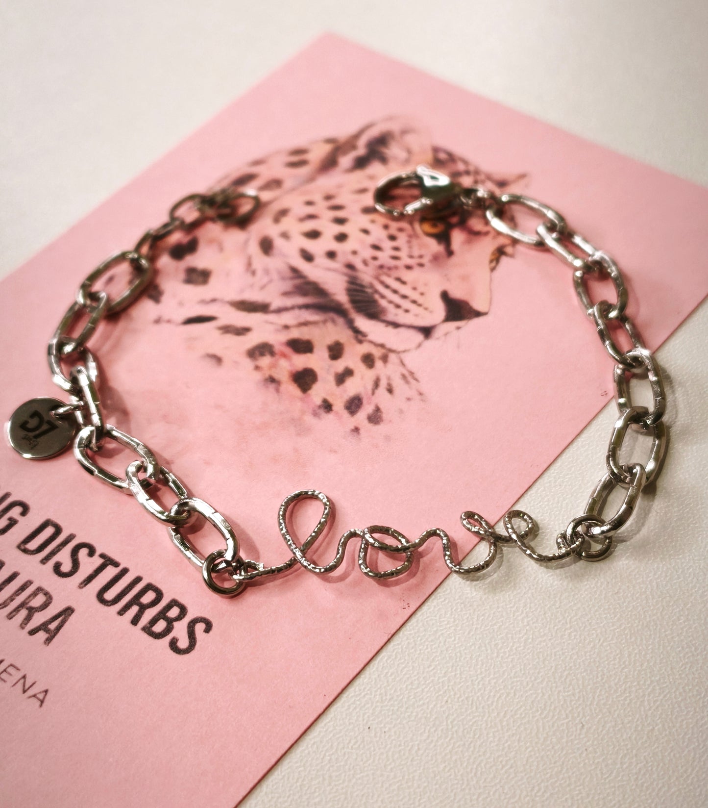 Pulsera LOVE Lettering Plata Diamantada - The Aura Collection - Edición Limitada 💫