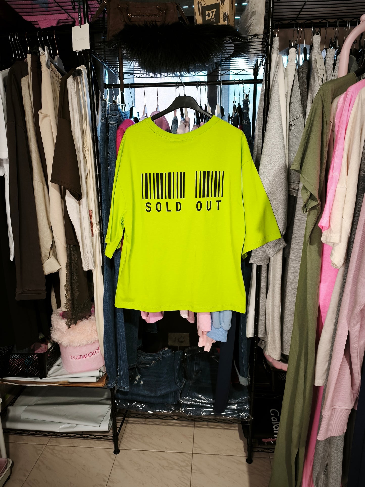 Camiseta SOLD OUT Lumina