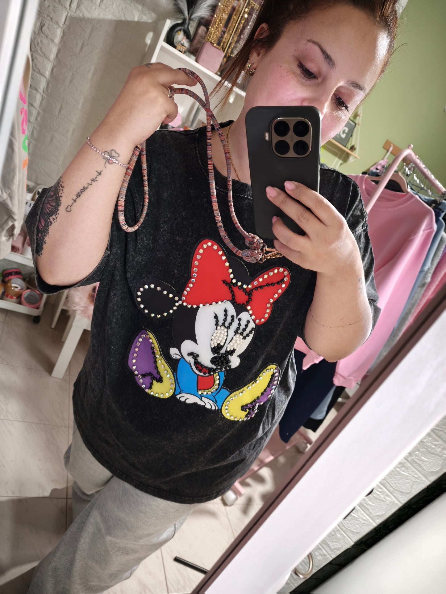 Camiseta Oversize Acid Wash Minnie Negro - Perlas & Strass