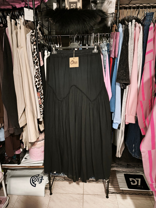 Falda Larga Lisa 🖤