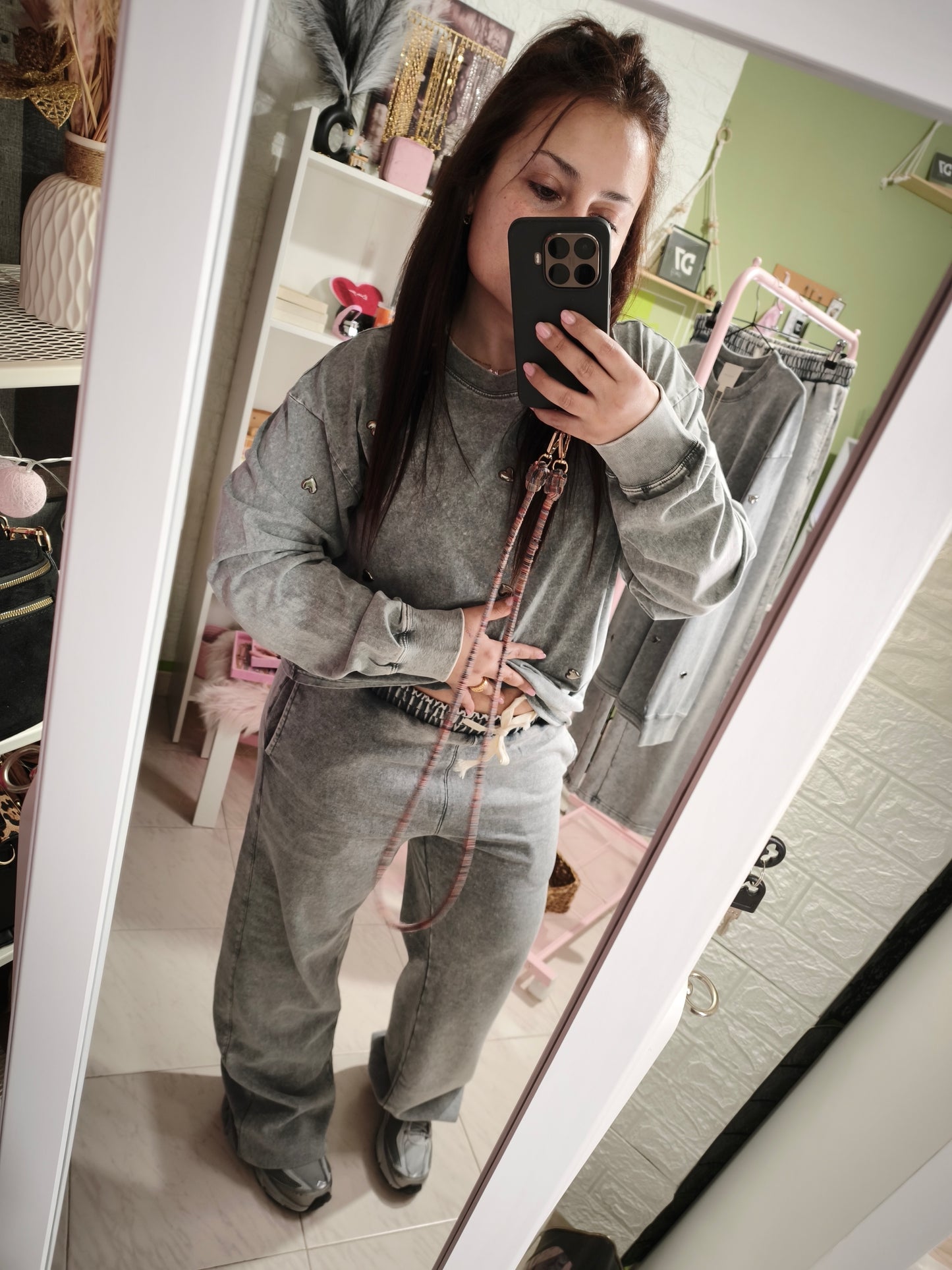 Sudadera Alma Tachuelas Acid Wash