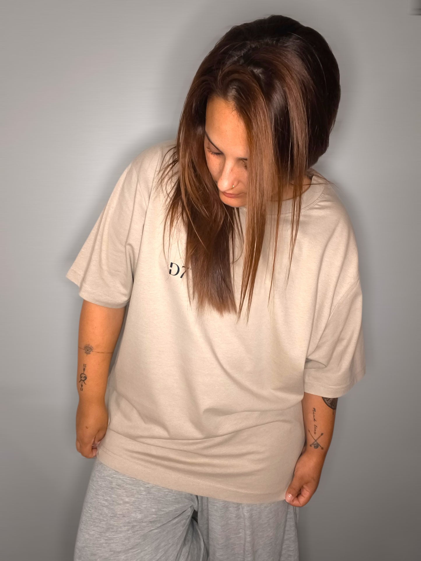 Camiseta Oversize Comfy Club Beige - D7 Brand