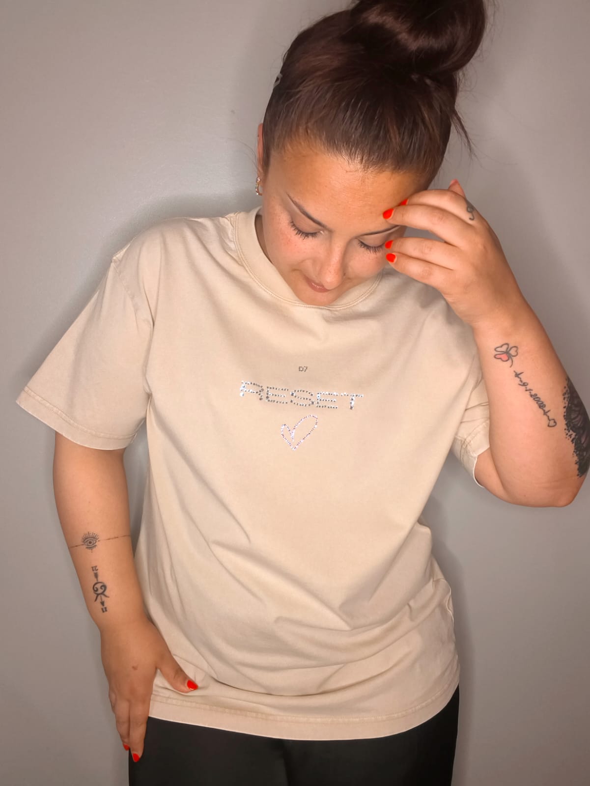 Camiseta RESET Over Strass Crema - Limited Edition