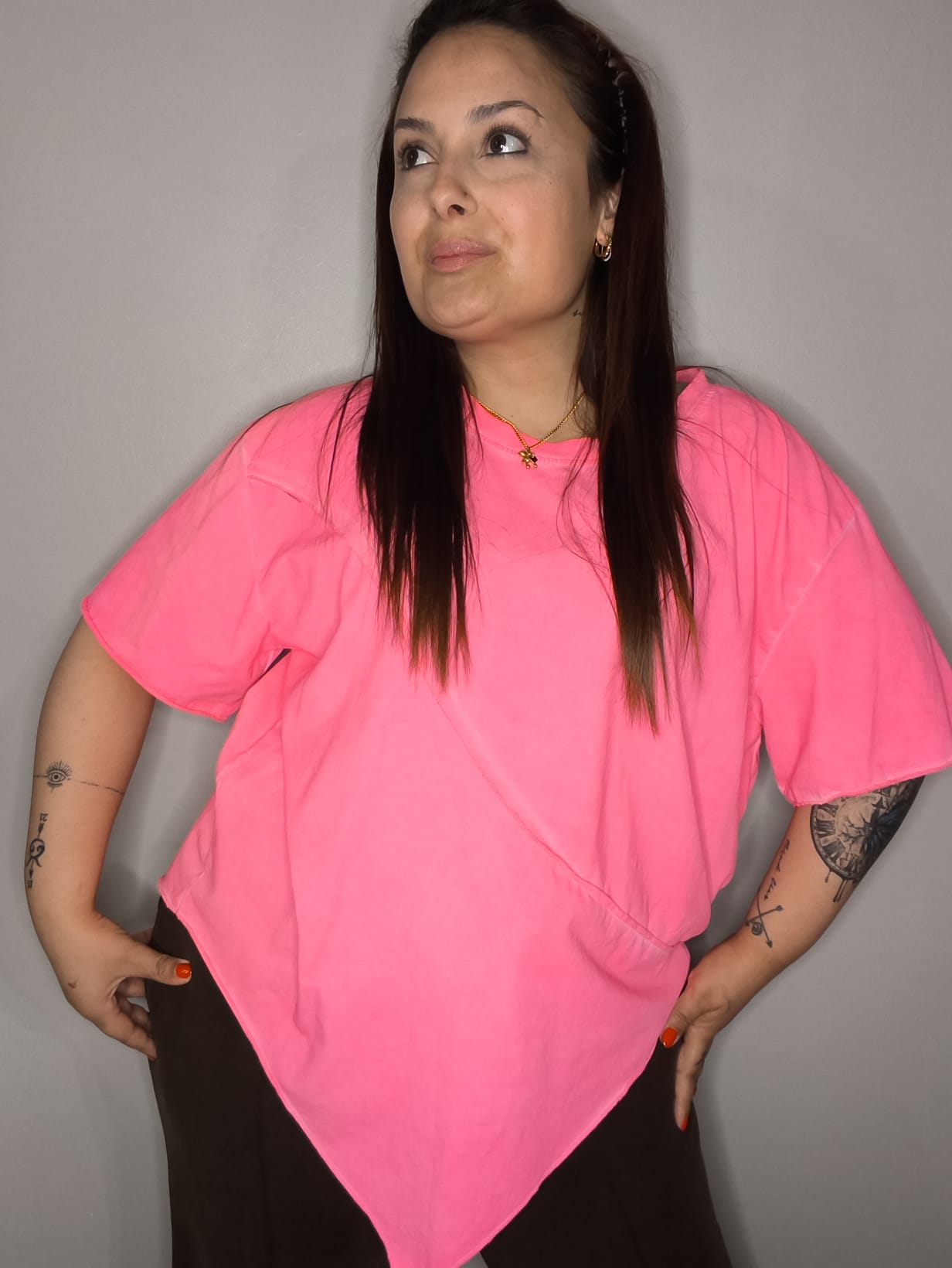 Camiseta "FLU" asimétrica Over - Rosa Lavado