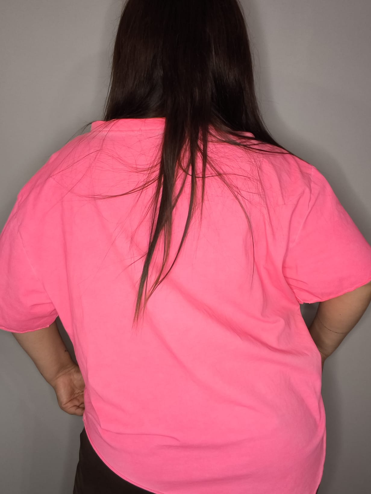 Camiseta "FLU" asimétrica Over - Rosa Lavado