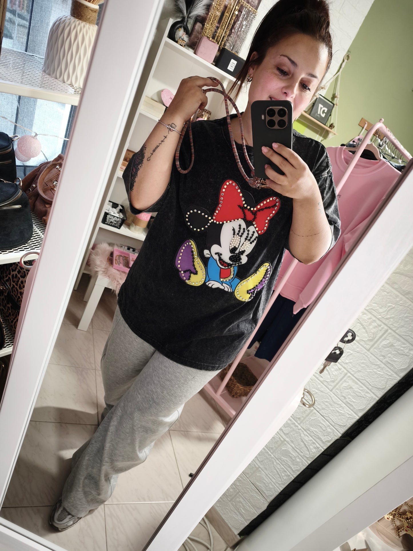 Camiseta Oversize Acid Wash Minnie Negro - Perlas & Strass