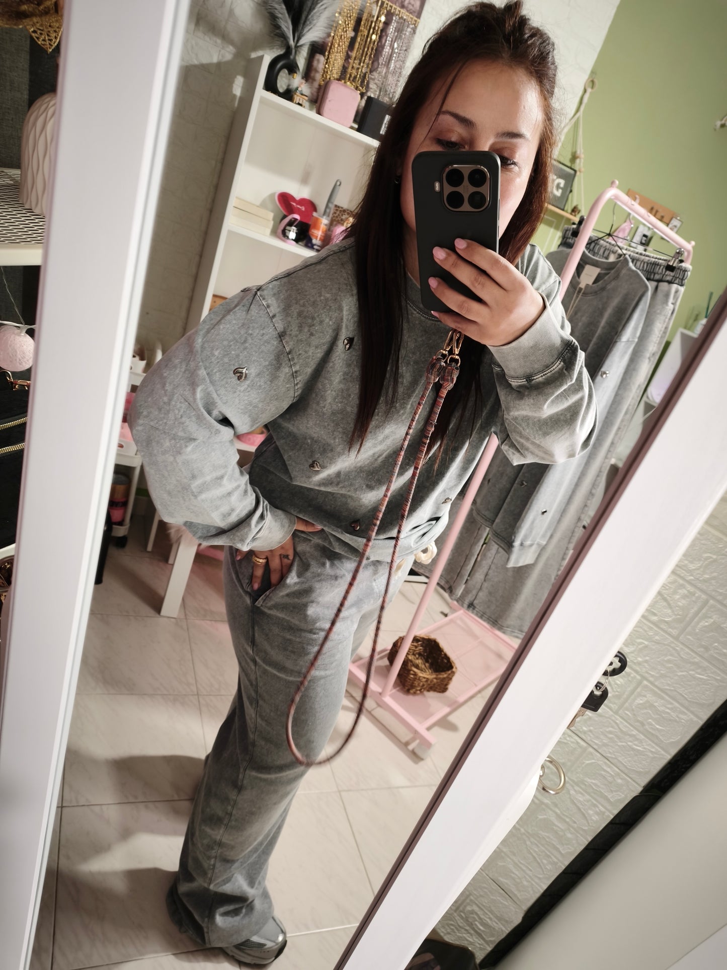 Sudadera Alma Tachuelas Acid Wash