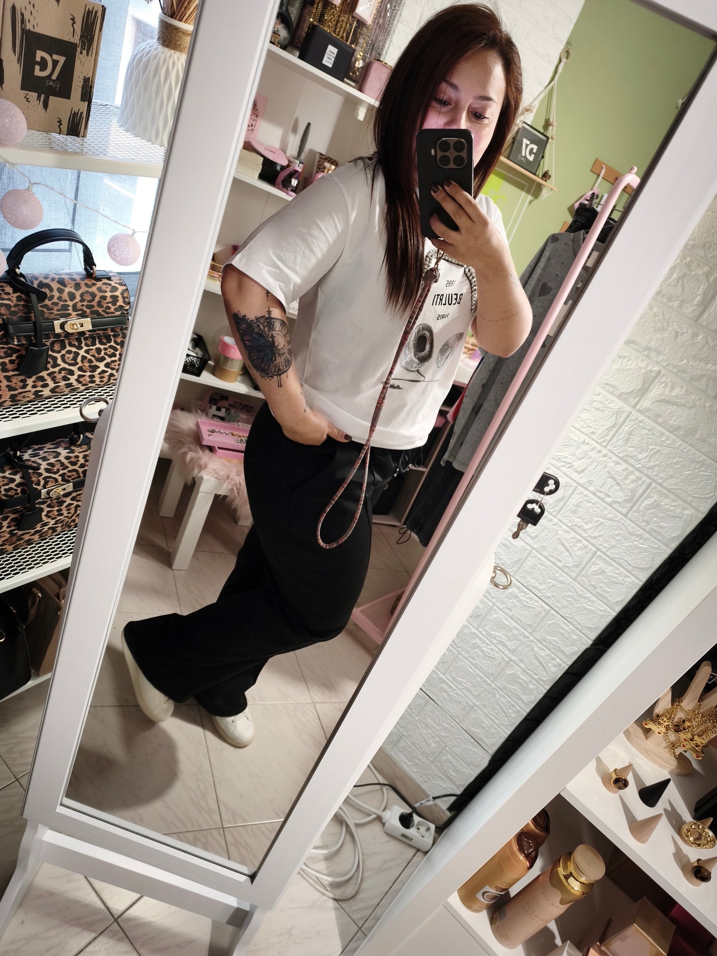 Pantalón Oscuro Línea