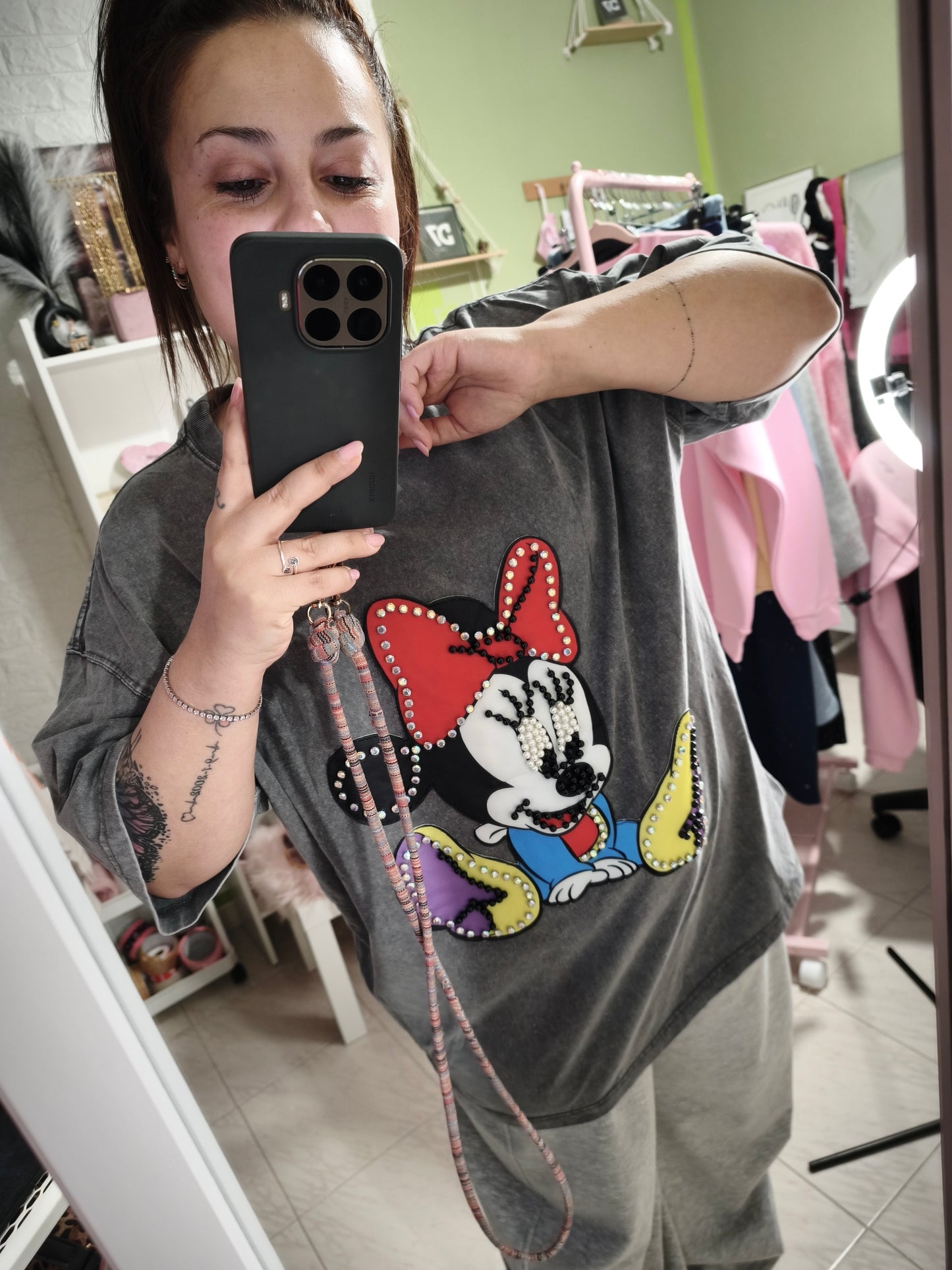 Camiseta Oversize Acid Wash Minnie Gris - Perlas & Strass