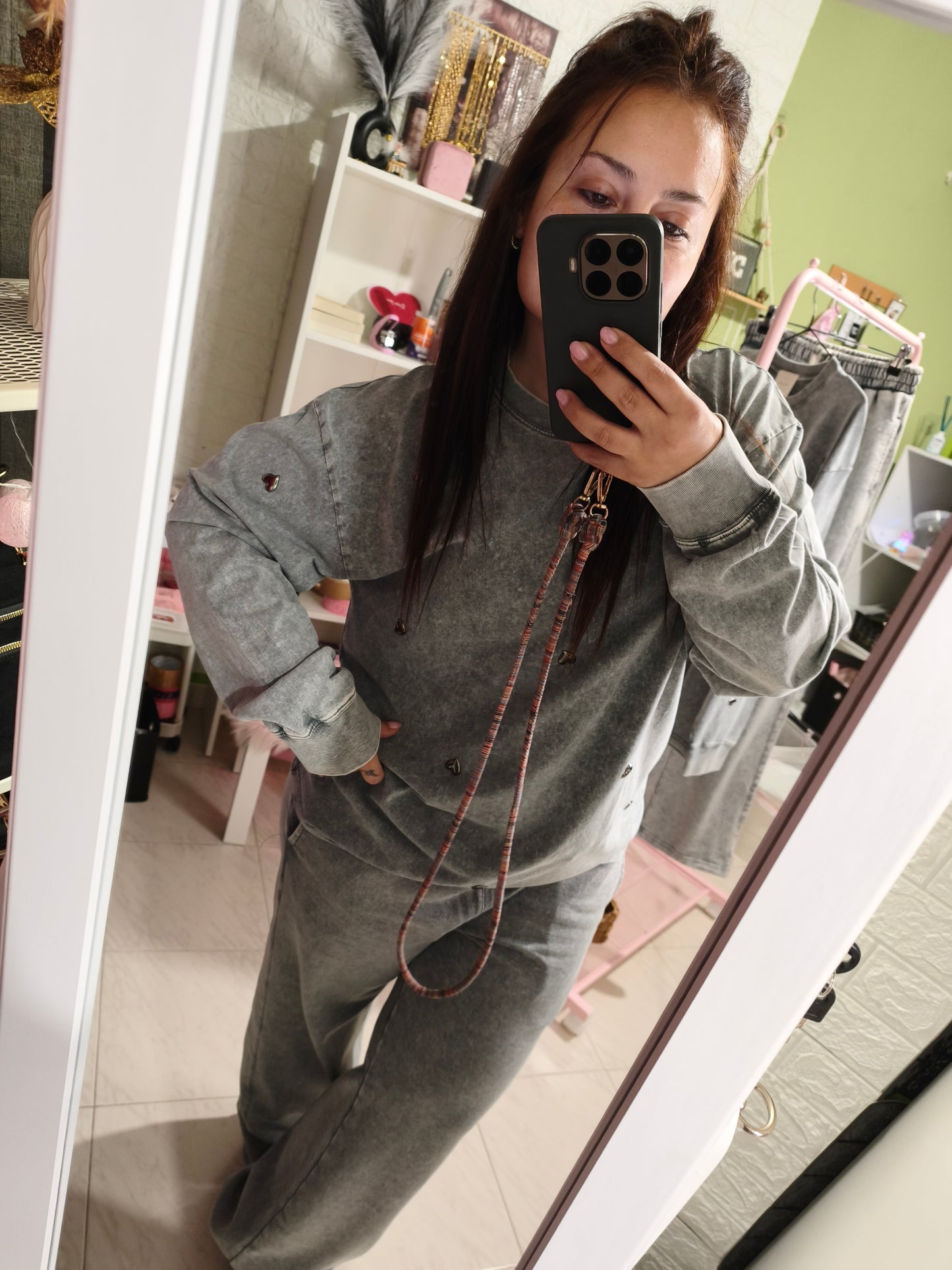 Sudadera Alma Tachuelas Acid Wash