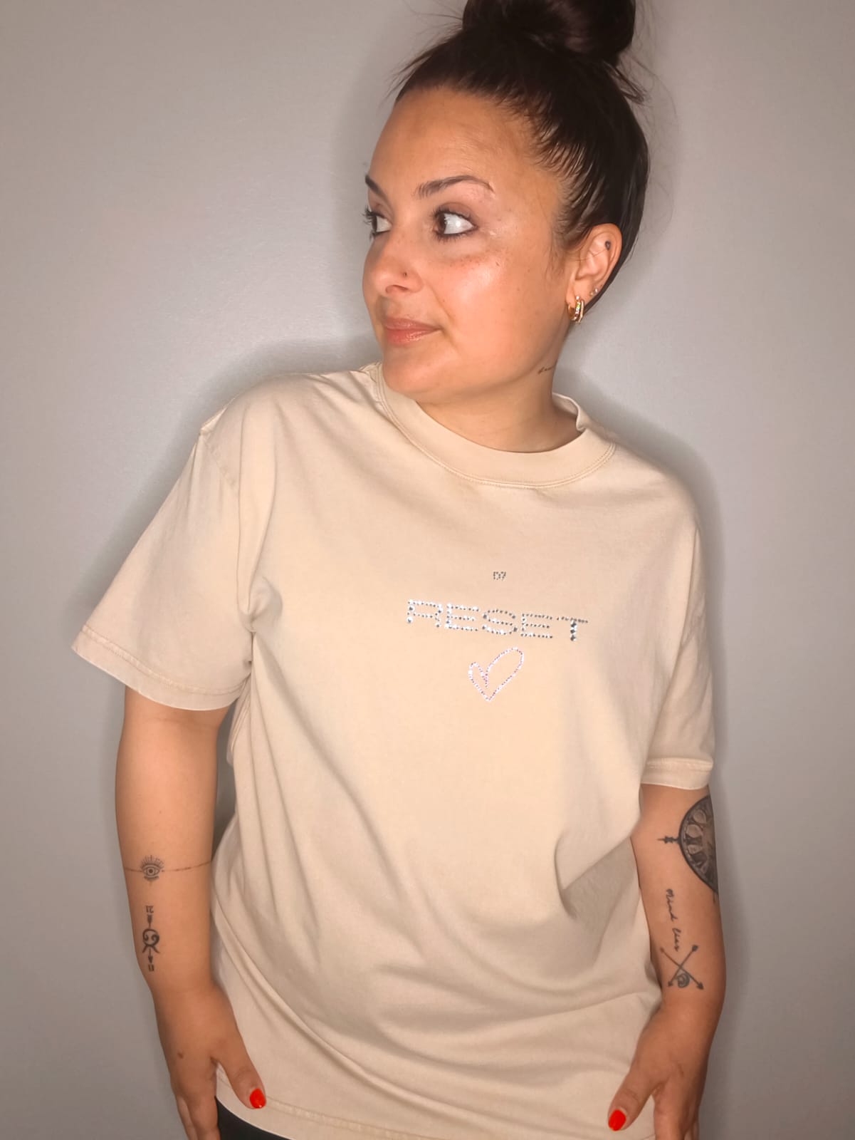 Camiseta RESET Over Strass Crema - Limited Edition