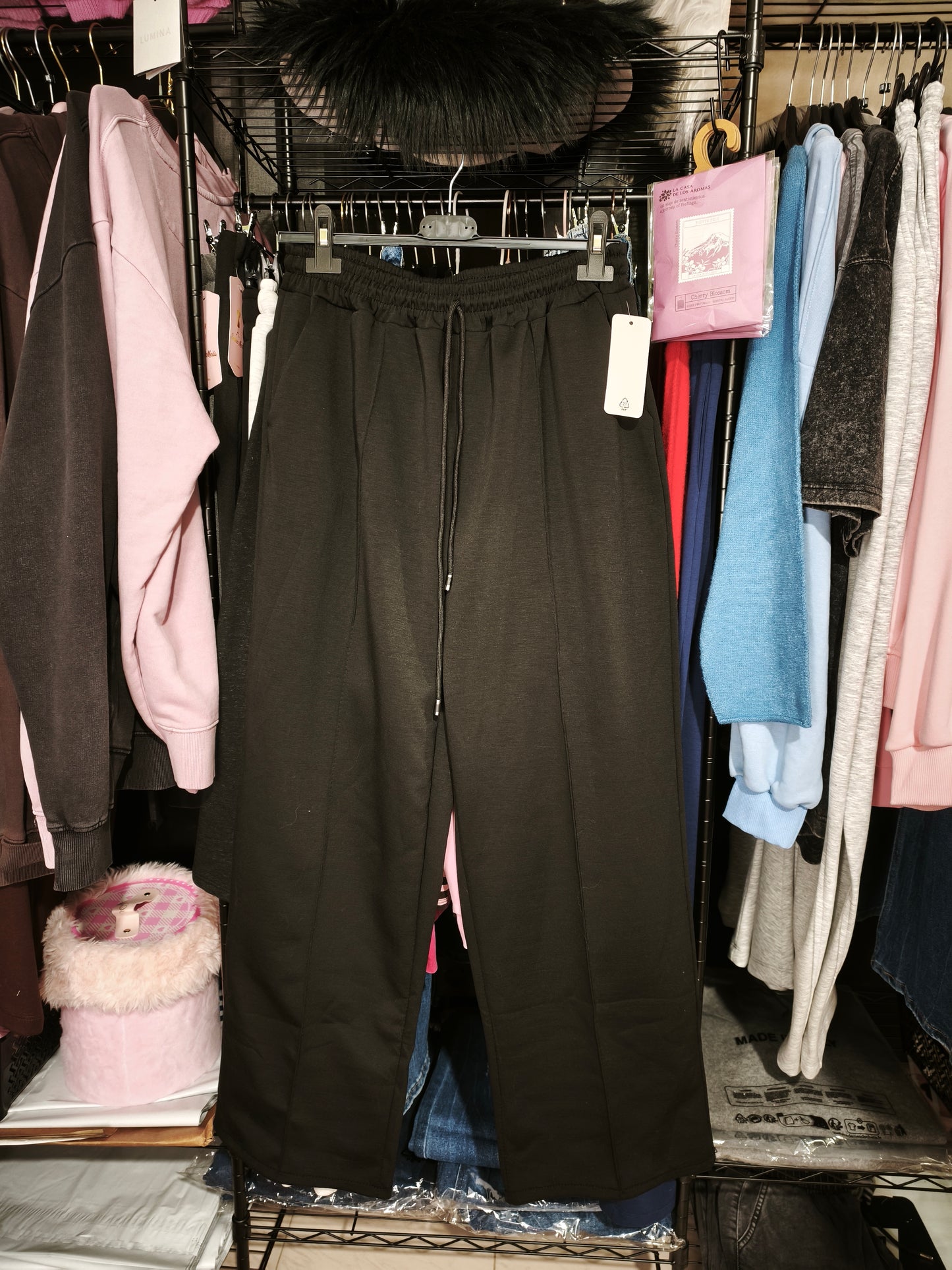 Pantalón Oscuro Línea