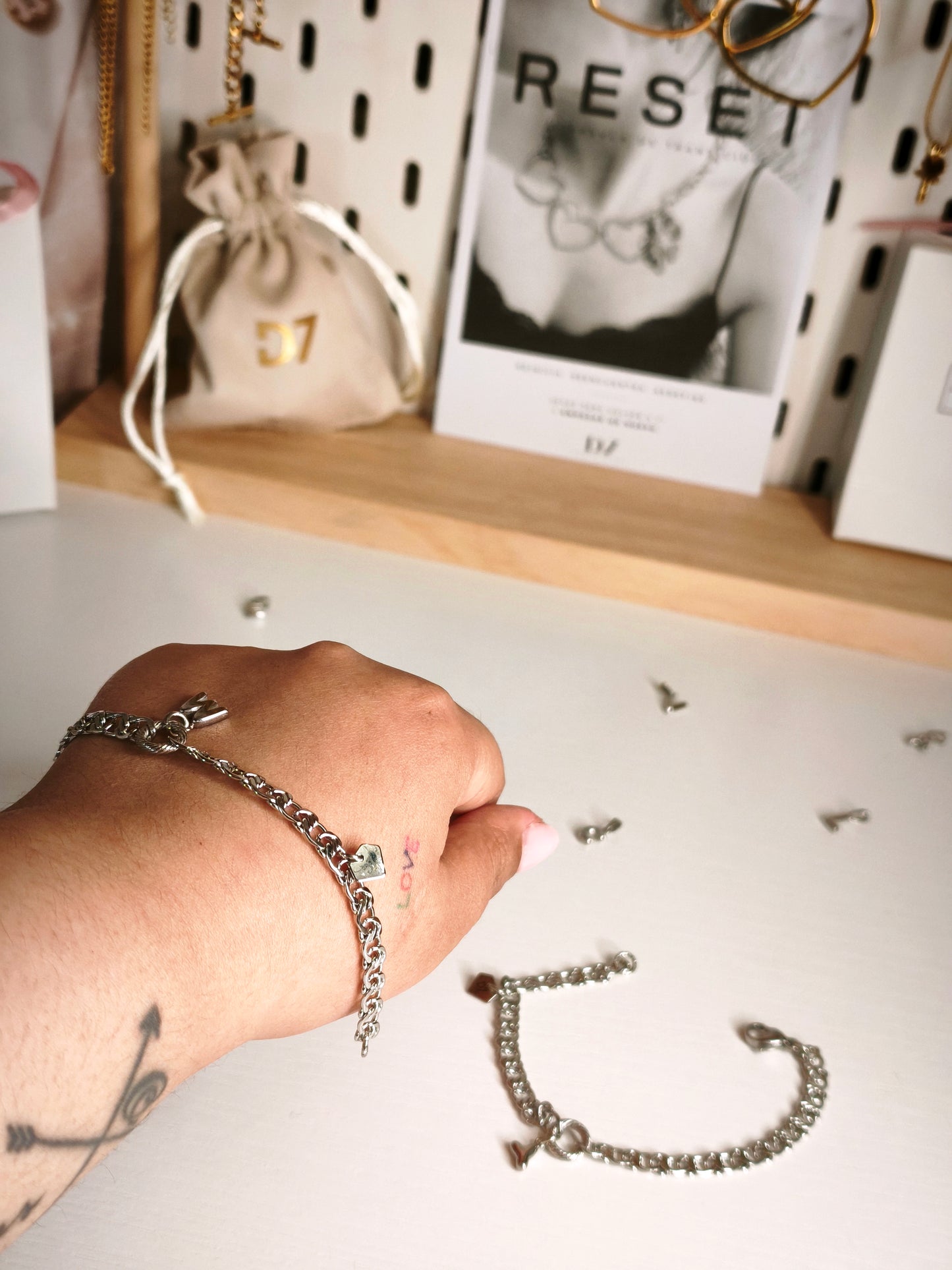Pulsera Inicial RESET x D7 - Plata
