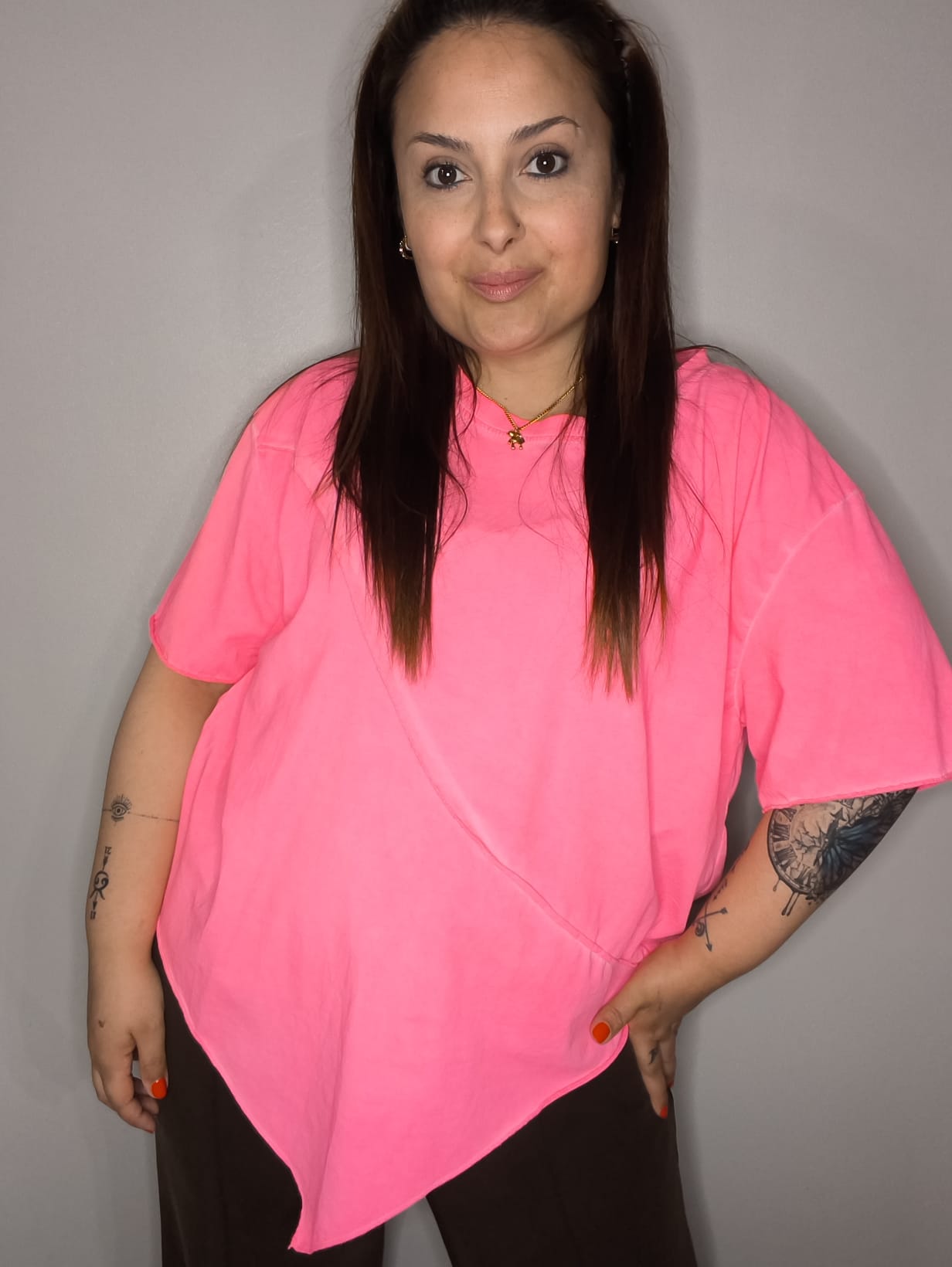 Camiseta "FLU" asimétrica Over - Rosa Lavado